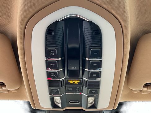 Used 2013 Porsche Cayenne image 25