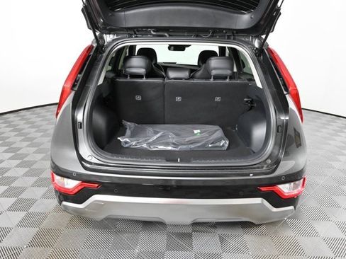 New 2025 Kia Niro EX Touring image 9