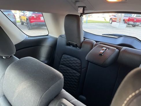 Used 2024 Nissan Pathfinder SV image 11