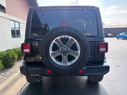 Used 2020 Jeep Wrangler Unlimited Sahara AWD/4WD image 10
