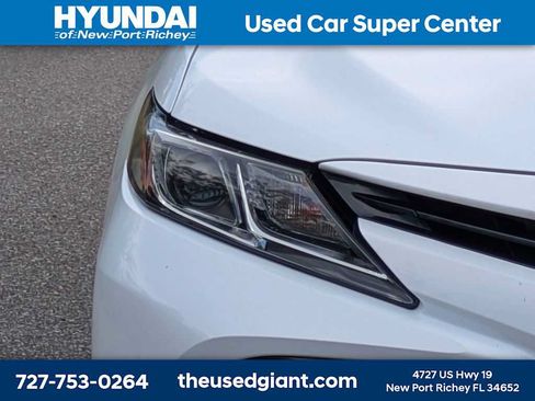 Used 2019 Toyota Camry LE FWD image 9