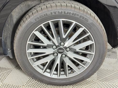 Used 2021 Audi Q3 2.0T Premium w/ 19" Wheel Package AWD/4WD image 24