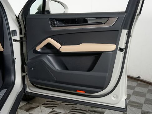 New 2026 Porsche Cayenne image 36