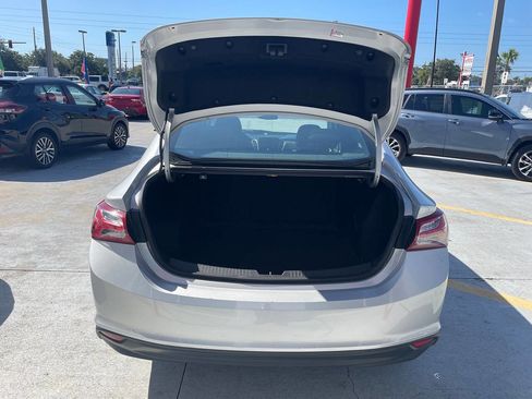 Used 2022 Chevrolet Malibu LT image 14