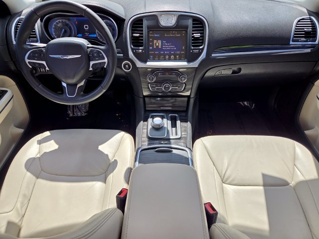 Used 2015 Chrysler 300 Limited RWD image 15