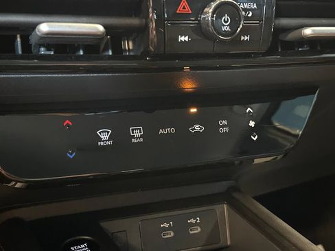 Used 2026 Nissan Kicks SR AWD/4WD image 15