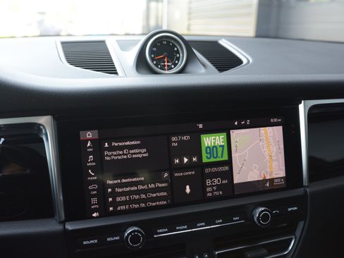 Certified 2019 Porsche Macan AWD/4WD image 22