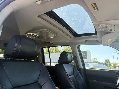 Used 2011 Honda Pilot Touring image 24