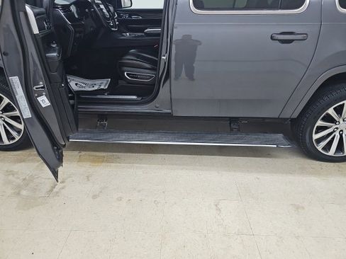 Used 2023 Jeep Grand Wagoneer L Series II image 18