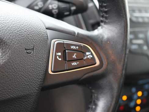 Used 2015 Ford Focus SE w/ Equipment Group 201A FWD image 20