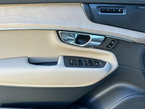 New 2026 Volvo XC90 T8 Plus image 9