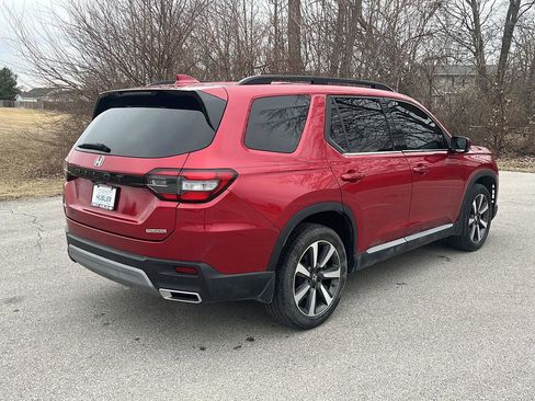 Used 2023 Honda Pilot Touring image 6