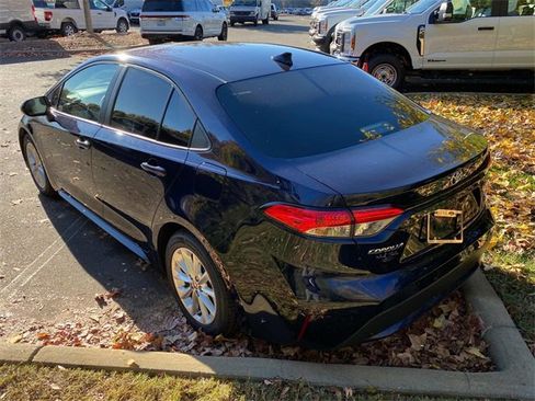 Used 2022 Toyota Corolla LE image 29