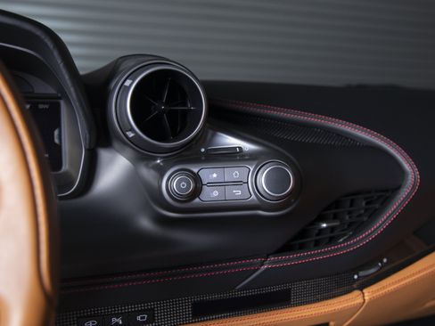 Used 2021 Ferrari F8 Tributo RWD image 36
