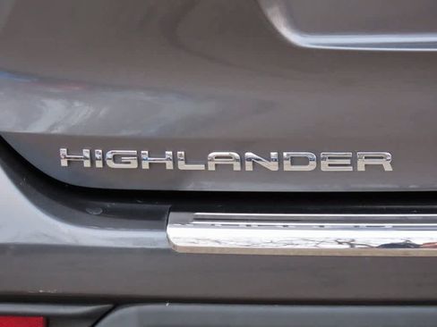 Used 2020 Toyota Highlander XLE image 7