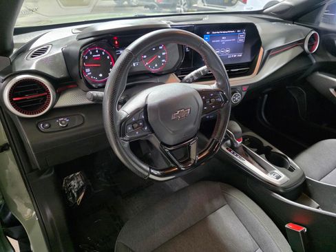 Used 2024 Chevrolet Trax RS FWD image 24