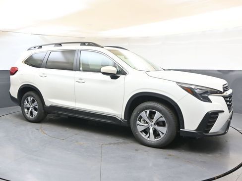 Used 2025 Subaru Ascent Premium AWD/4WD image 7