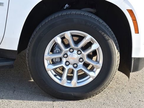 Used 2025 Chevrolet Tahoe LT image 4