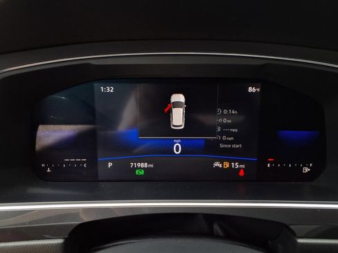 Used 2023 Volkswagen Tiguan SE w/ Panoramic Sunroof Package FWD image 13