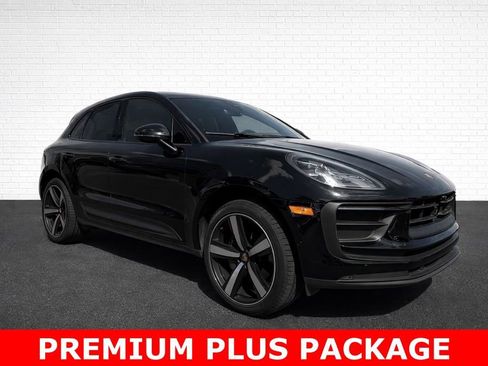 Used 2024 Porsche Macan Turbo image 3