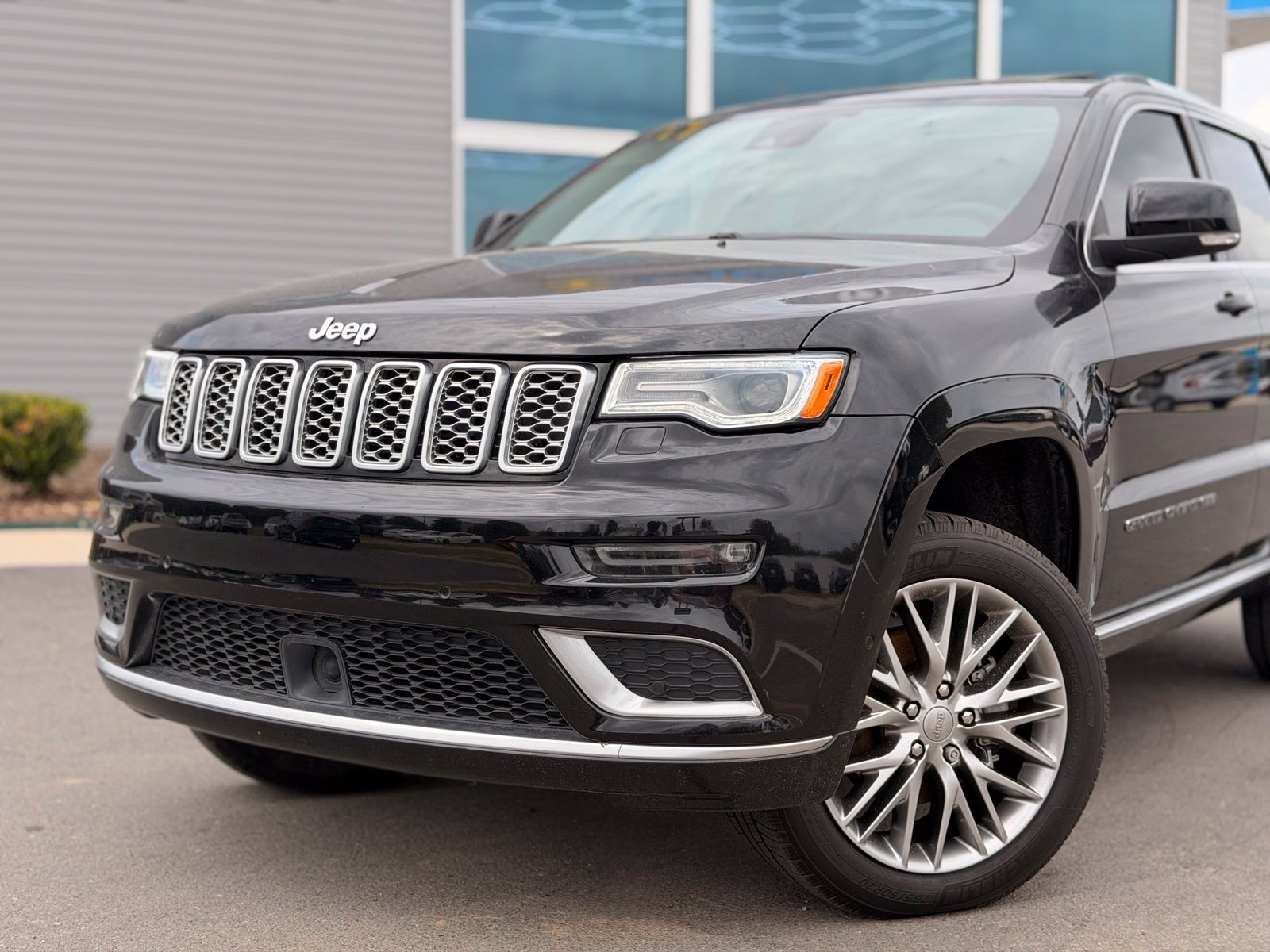 Used 2018 Jeep Grand Cherokee Summit w/ Platinum Series Group AWD/4WD image 4