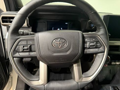 Certified 2025 Toyota Tacoma SR5 AWD/4WD image 20
