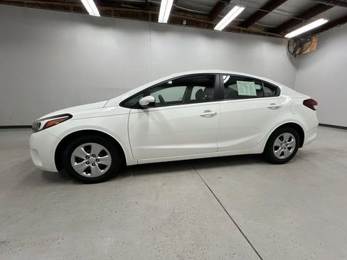 Used 2017 Kia Forte LX image 5