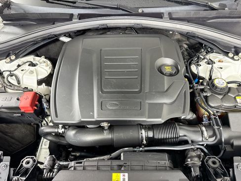 Used 2019 Land Rover Range Rover Velar R-Dynamic SE image 38