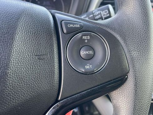 Used 2017 Honda HR-V LX image 24