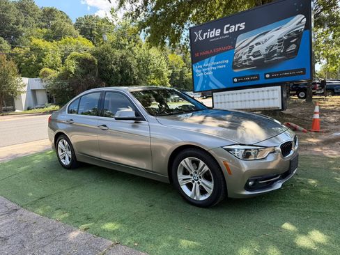 Used 2018 BMW 330i xDrive Sedan AWD/4WD image 2