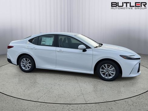 New 2026 Toyota Camry LE FWD image 7