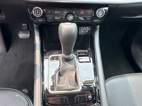 Used 2024 Jeep Compass Limited AWD/4WD image 32