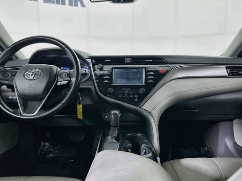 Used 2019 Toyota Camry SE FWD image 24