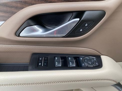 Used 2024 GMC Yukon XL Denali image 16