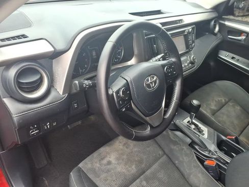 Used 2017 Toyota RAV4 XLE AWD/4WD image 6