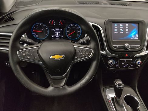 Used 2018 Chevrolet Equinox LT FWD image 22