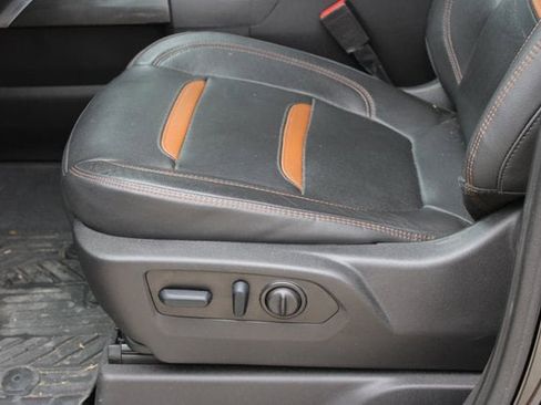 Used 2022 GMC Sierra 2500 AT4 w/ AT4 Preferred Package image 15