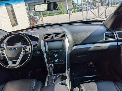 Used 2013 Ford Explorer XLT FWD image 14