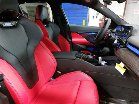 New 2026 BMW M5 w/ Carbon Package image 10