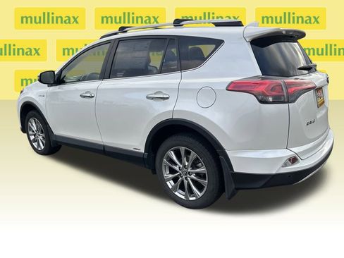 Used 2018 Toyota RAV4 Limited image 11