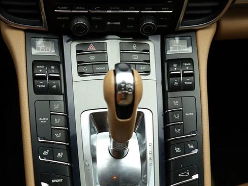 Used 2013 Porsche Panamera 4 Platinum Edition image 32