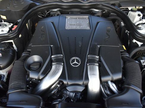 Used 2013 Mercedes-Benz E 550 4MATIC Sedan image 52