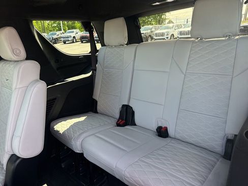 Used 2025 Cadillac Escalade Sport Platinum w/ LPO, Floor Liner Package AWD/4WD image 14