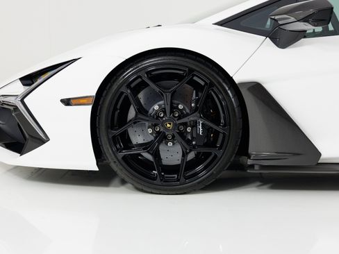 Used 2024 Lamborghini Revuelto AWD/4WD image 11