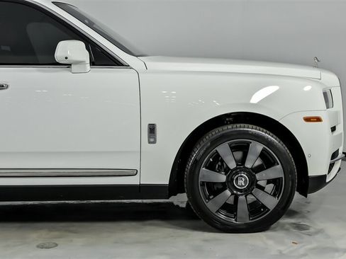 Used 2023 Rolls-Royce Cullinan w/ Leather Finishing Pack AWD/4WD image 14
