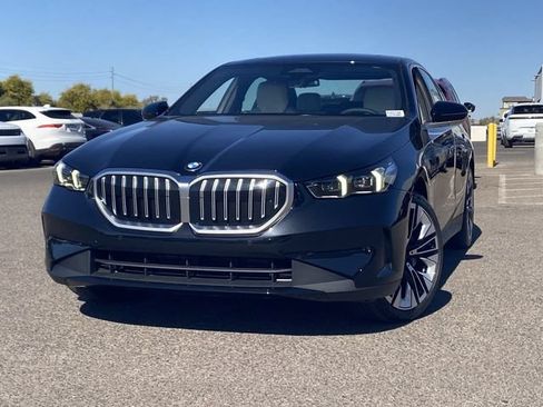 Used 2025 BMW 530i RWD image 3