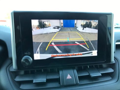 Used 2023 Toyota RAV4 LE image 23