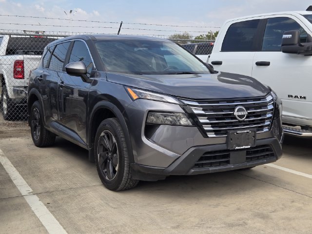 Used 2024 Nissan Rogue SV FWD image 1