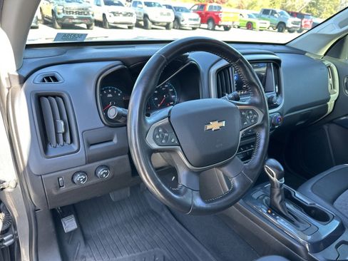 Used 2022 Chevrolet Colorado Z71 image 24