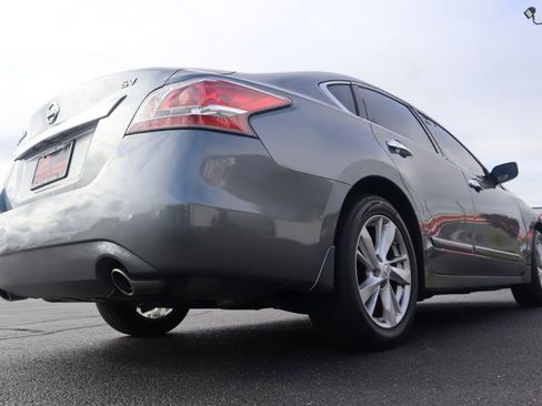Used 2015 Nissan Altima 2.5 SV FWD image 18